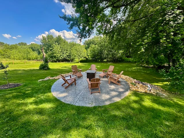 The Hastings Retreat-4 min. to Downtown.