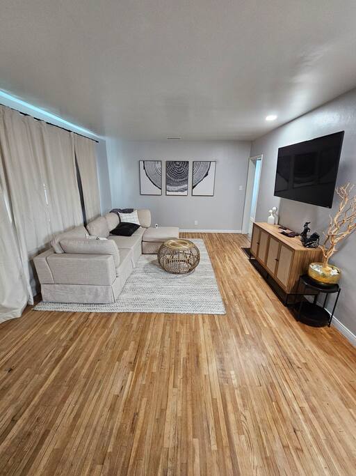Airbnb Modern cozy 2 bedroom