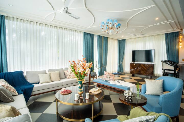 Living room image 7