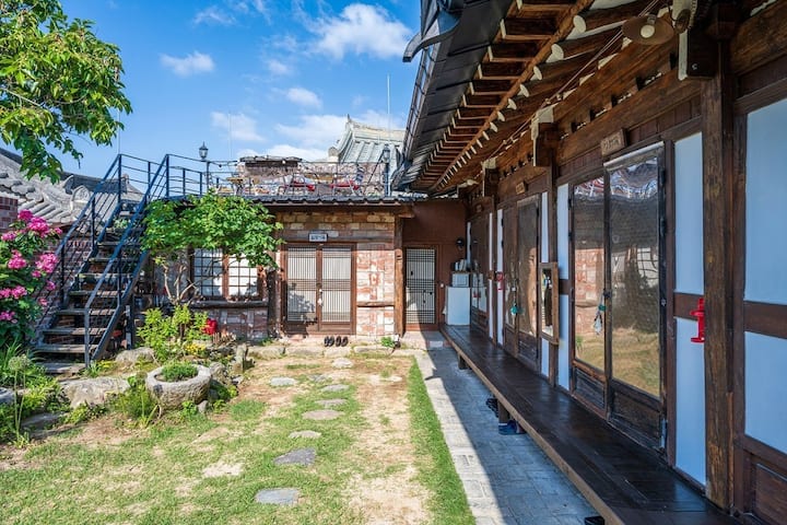 #한옥마을 #경기전 #전동성당 #향교 어사화 집전체Whole House - Jeonju-si