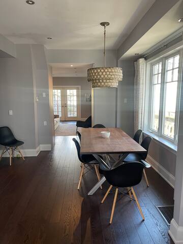 4 bedroom beach house – 2 min walk to beach! gallery image 4