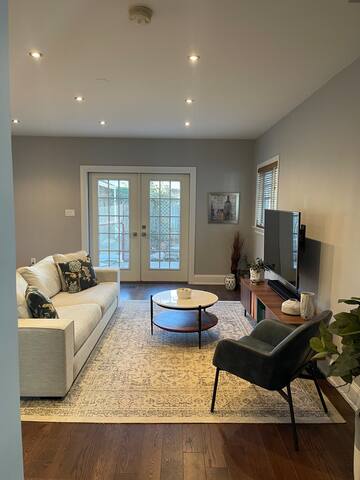 4 bedroom beach house – 2 min walk to beach! gallery image 5