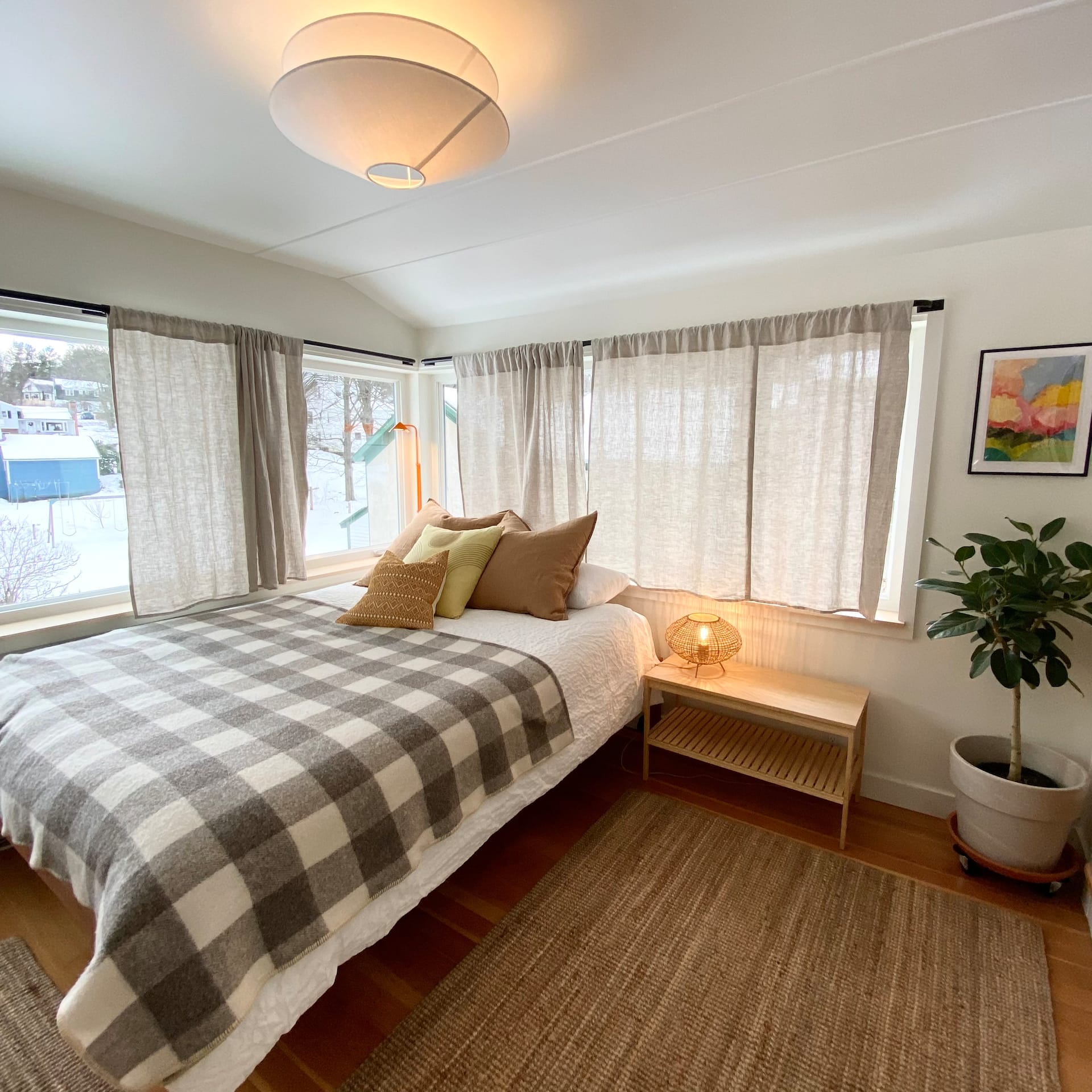 Bright Garden View Apartment