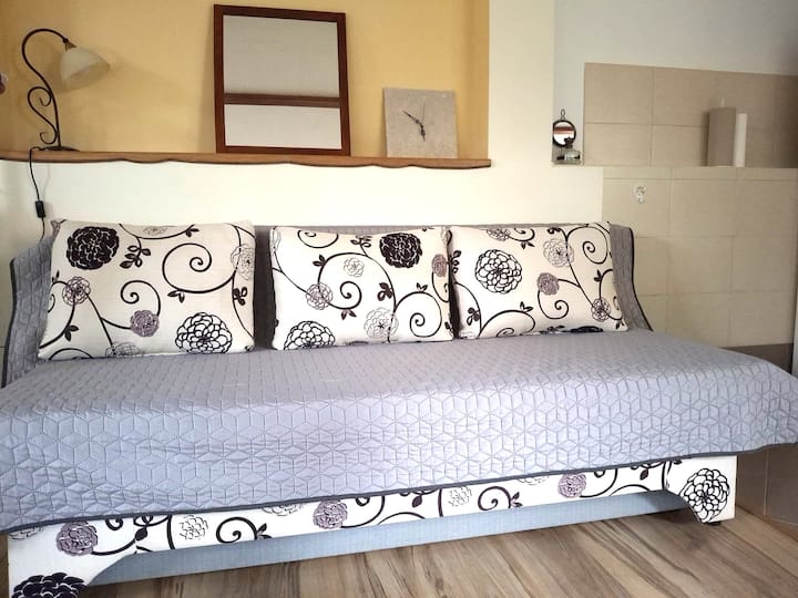 A Lovely Quiet Seaside Retreat - Apartment Mak - Croatia