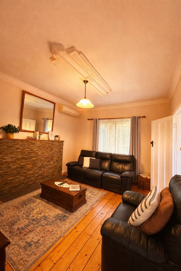 Hydrangea Cottage- Sleeps 6- Mildura - Mildura