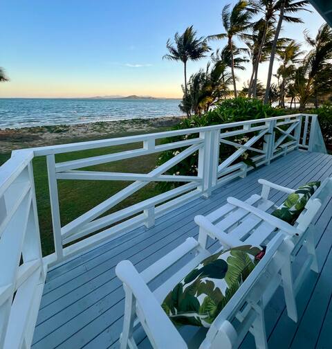 Bowen Beach House on the beach Absolute Beachfront