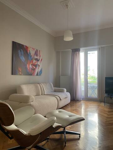 Quiet, central 2bd Apt, Kolonaki