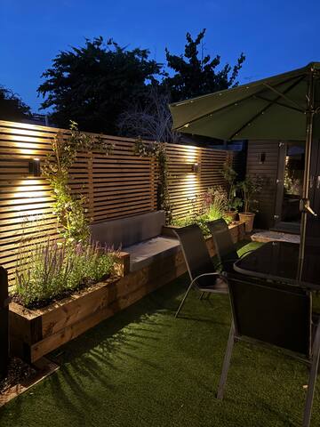 Big Luxury Home & Garden, 30 mins to Oxford Circus gallery image 5