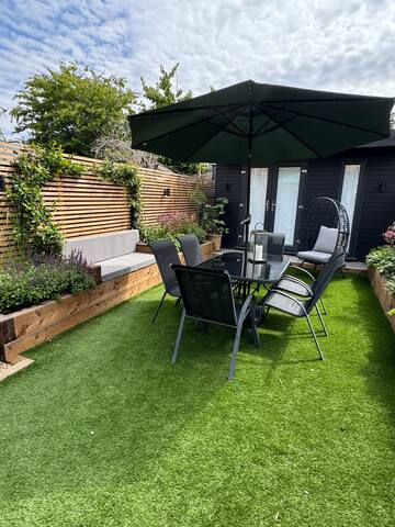 Big Luxury Home & Garden, 30 mins to Oxford Circus gallery image 3