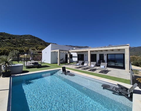 Popular Airbnb listing: Recent Built Independent Home Limonar with hot tub in Granada