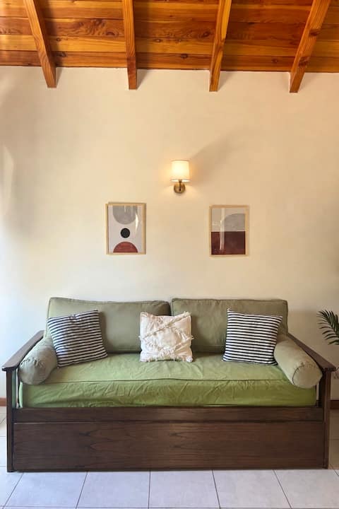 Top performing Airbnb: Apartment on main avenue in Neuquén