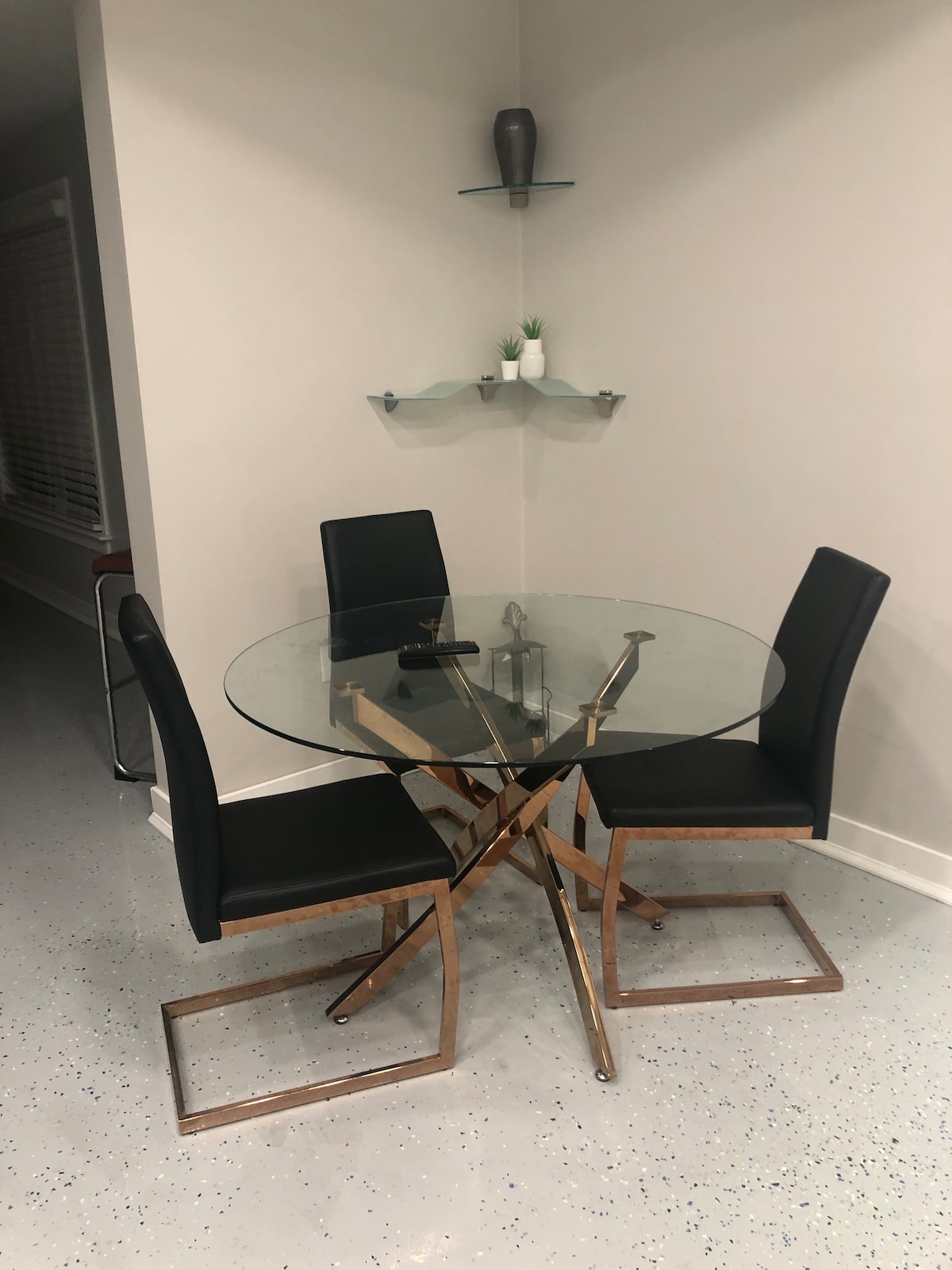 2 Bedrooms & 2 Beds for 4 guests