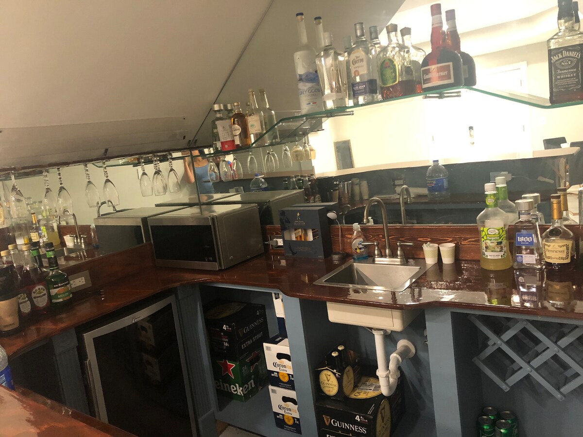 2 Bedrooms & 2 Beds for 4 guests