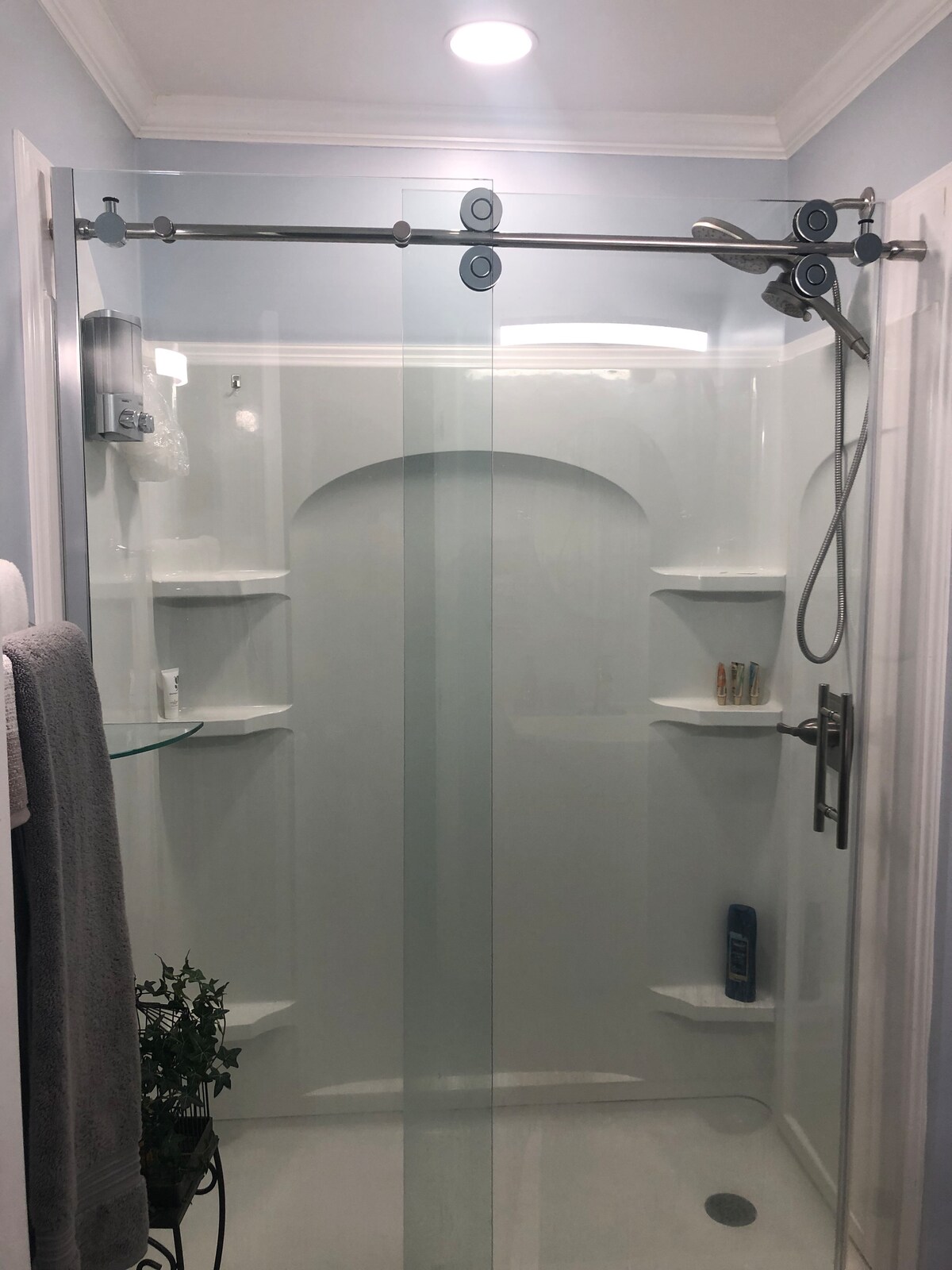 2 Bedrooms & 2 Beds for 4 guests