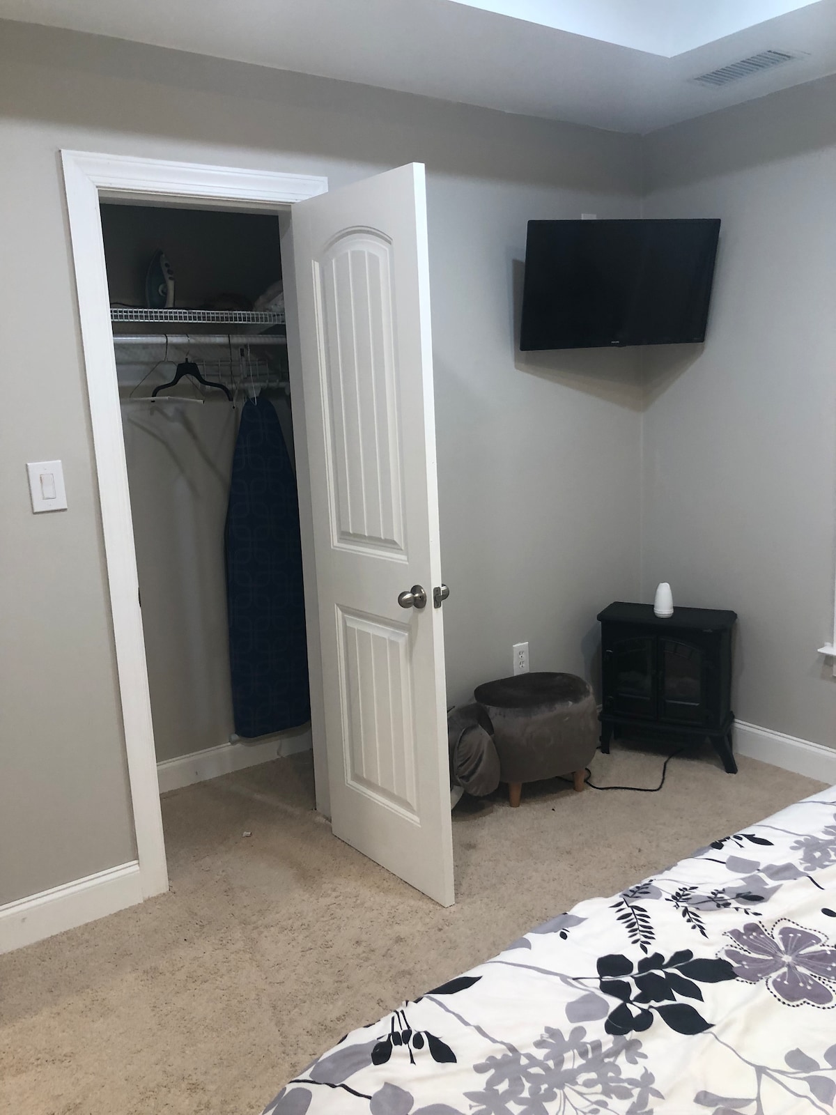 2 Bedrooms & 2 Beds for 4 guests