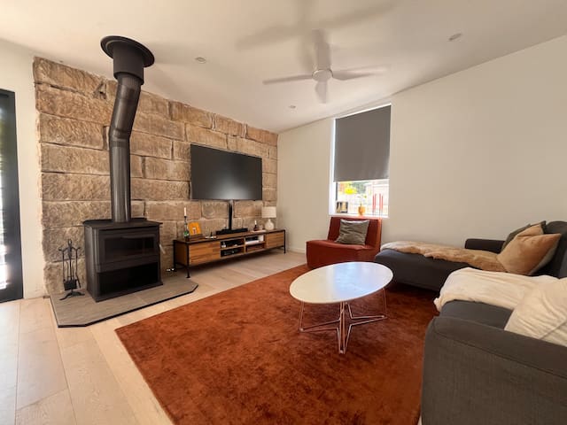 Unique and stylish house in Freshwater/Queenscliff gallery image 2