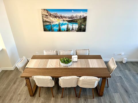 Top performing Airbnb: Modern Home 15 Min to YYC | Free Parking in Livingston