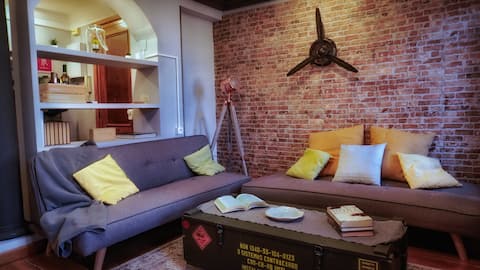 Unique industrial design • 15 minutes from downtown