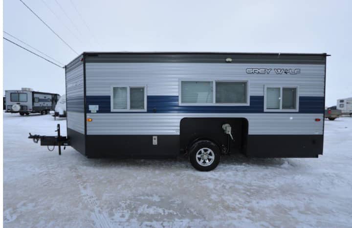 23 Ice House/ice Shack/office - Regina