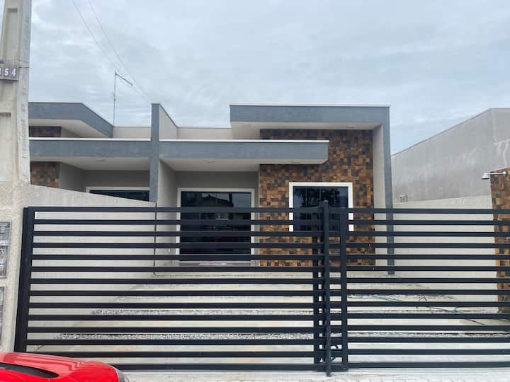 Casa Com Piscina Em Matinhos - Matinhos