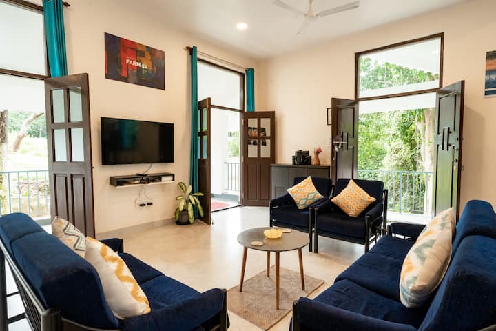 Living room image 3