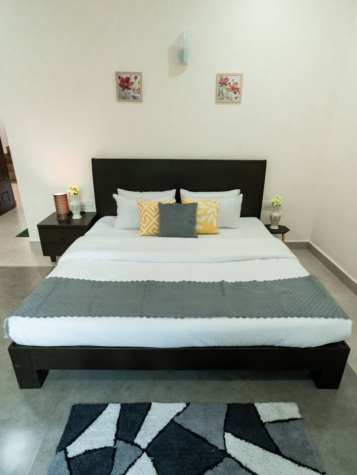 Bedroom 1 image 2