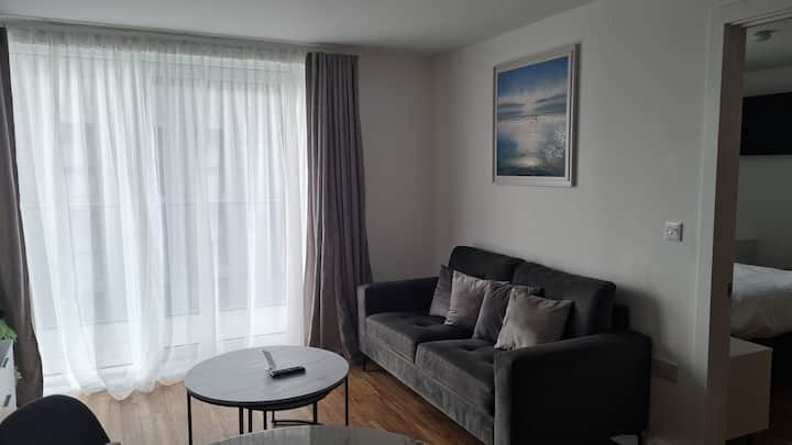 Luxury Flat: Big Balcony, Gym, Wifi, & Kitchen - Mánchester