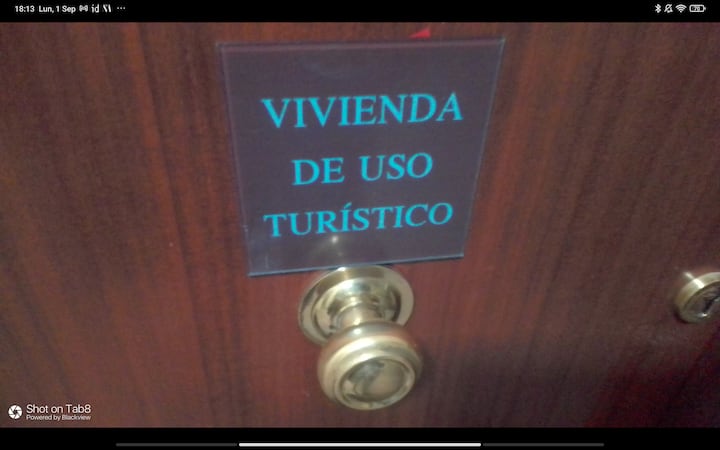 Apart. Habitación Doble Con
Baño 
Parking Gratuito - Logroño