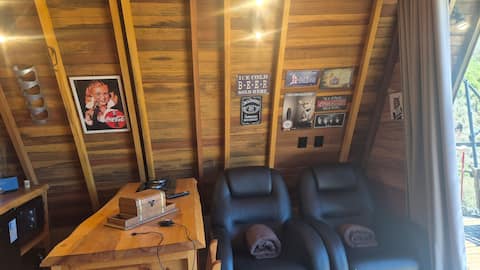 Top Airbnb: Mountain chalet with waterfall near Grindhouse em Gonçalves