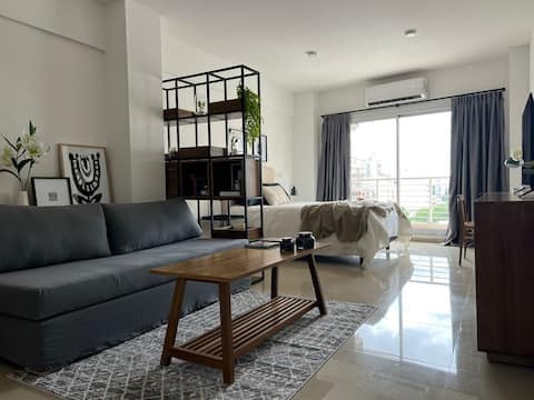 Top Airbnb: Elegant and bright studio en Flores