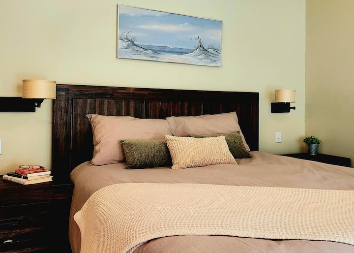 [غرفة النوم رقم3] سرير كوين وتلفزيون ذكي