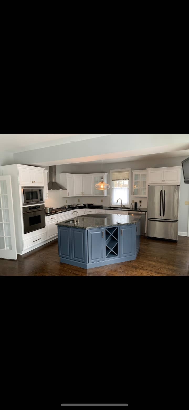 Luxury Saratoga Home - Saratoga Springs, NY