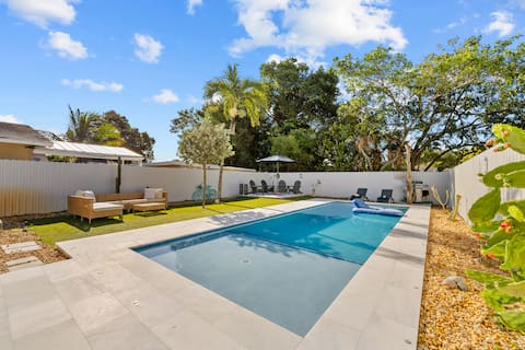 The Oasis Yard |Pool|Jets|Game Room|BBQ|Relaxing