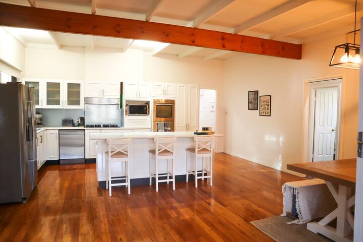 Red Earth Hideaway in Lamington gallery image 5