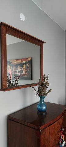 Snug and stylish / monthly rental gallery image 5