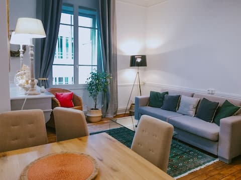 Successful Airbnb property: The Forum Bubble - Exceptional location in Reims