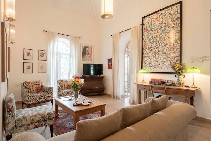 Living room 1 image 2