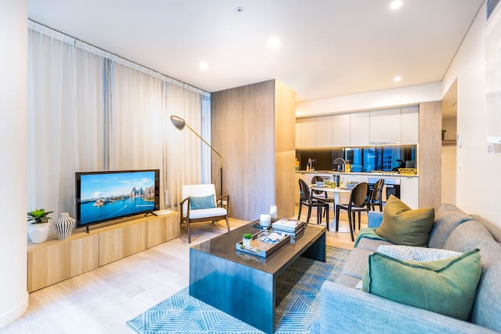 Sydney 2BR/2BA Apt Walk to Town Hall QVB Westfield