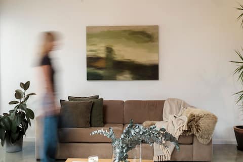 Successful Airbnb property: cabin honeyeater-tranquil retreat close to town in Shire Of Augusta Margaret River