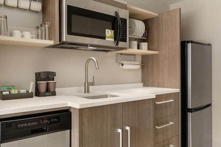 Downtown Studio Retreat | 4 Mi To Riverfront - Chicago, IL