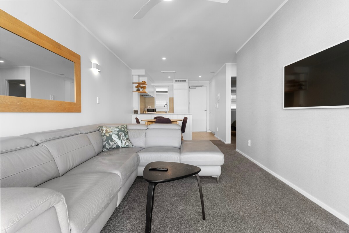 Popular Airbnb listing: Sea View Modern Beach Apartment in Bay Of Plenty