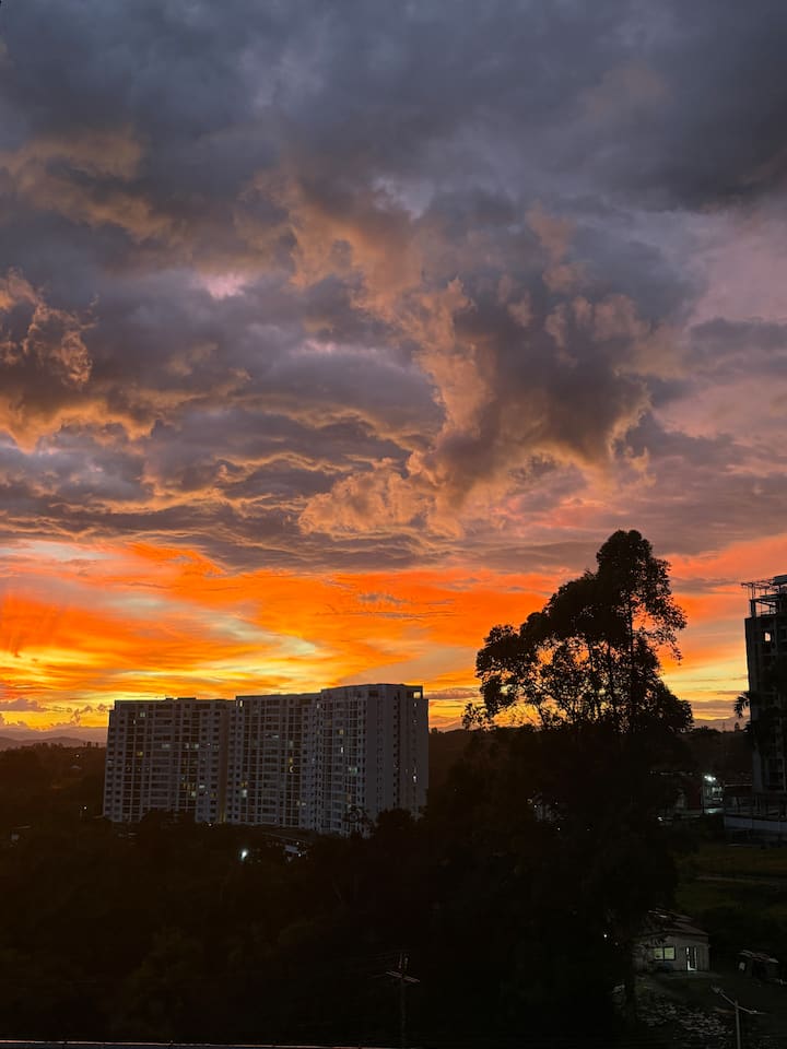 Atardeceres Y Comfort En Armenia - Calarcá