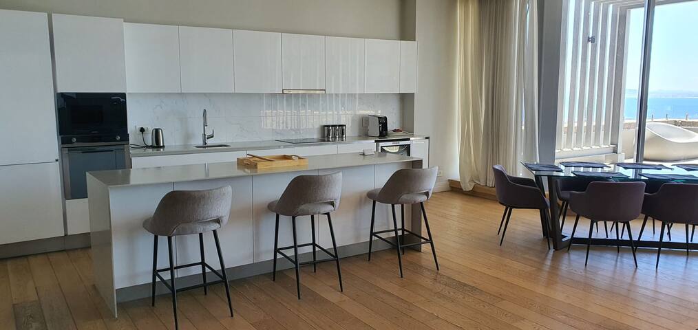 Penthouse 2302 gallery image 5