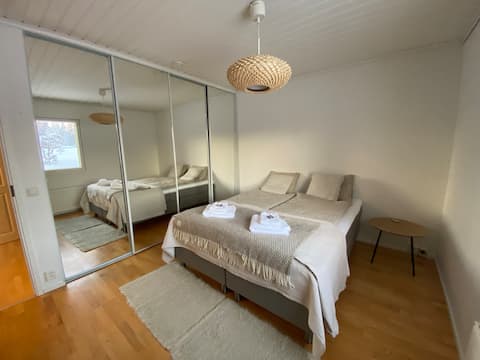 170m2 house by the river. 4 br, hot tube and sauna