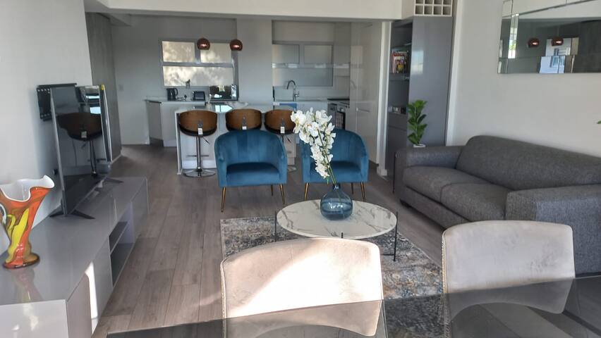 Classy Sea Point Apartment