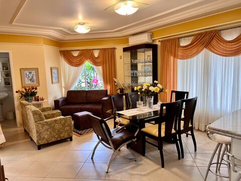 Top performing Airbnb: Entire house in a safe condominium with a swimming pool in Ingleses Norte