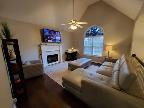 Charming 5 Bedrooms, 3 Full Baths Home Near Parks!