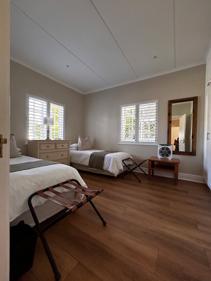 ห้องนอน 3 มีเตียงเดี่ยว 2 เตียง