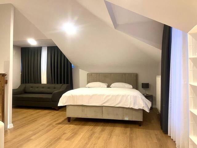 Central Duplex with Terrace – 2BR/2BA #Y9 gallery image 3