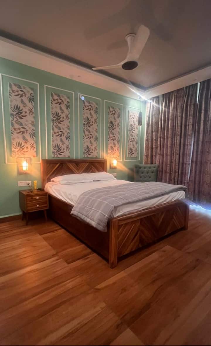 Bedroom 1 image 3
